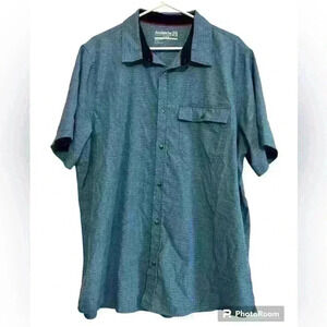 Avalanche‎ Outdoor Supply Company men’s button-down short sleeve shirt. Size XL.